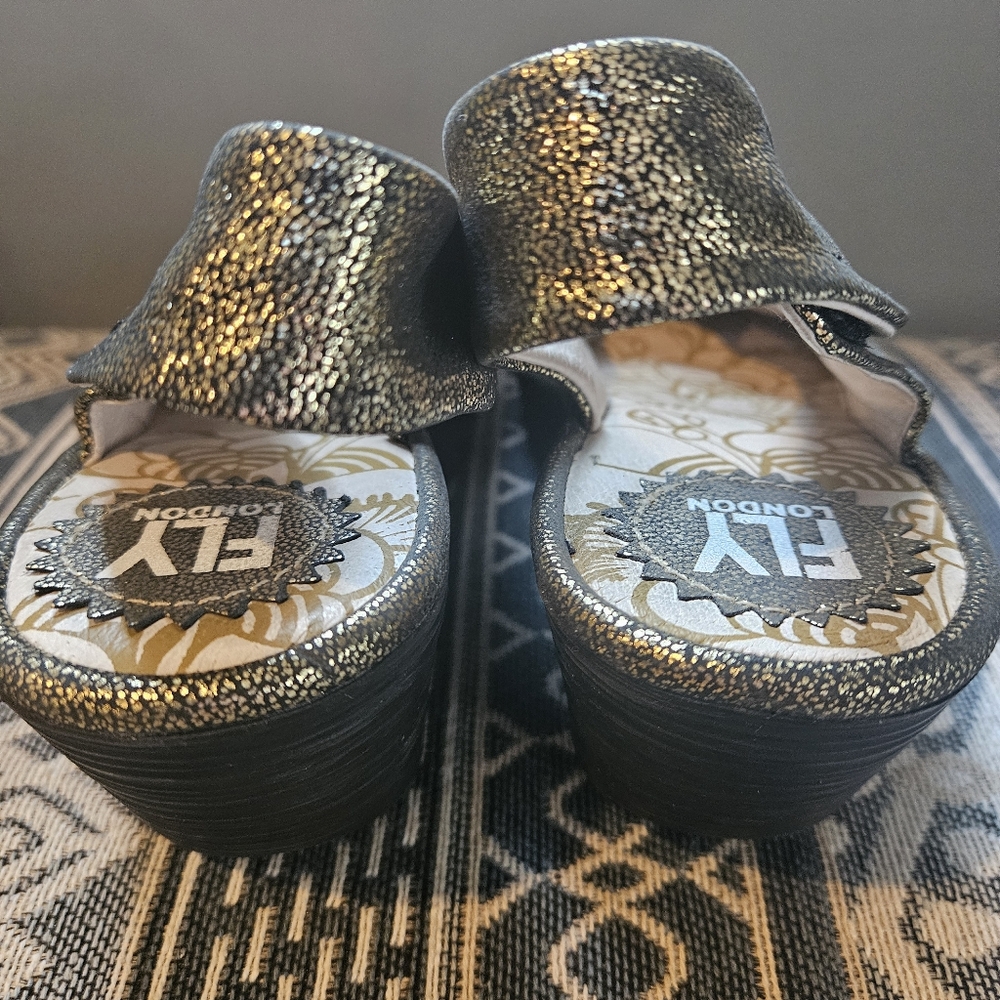 Fly London Yakin Wedge Sandals - Picture 10 of 10
